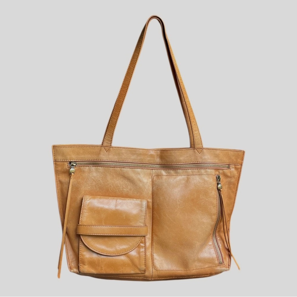 Hobo Leather Tote Bag in Tan